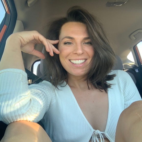 Meet your Posher, Nikki - Picture 1 of 1